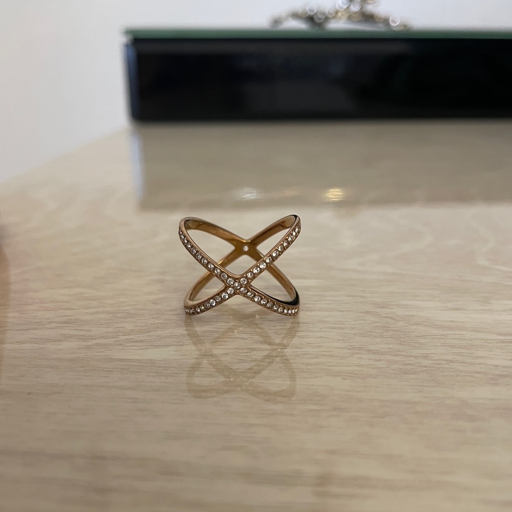 Michael Kors Criss Cross ring